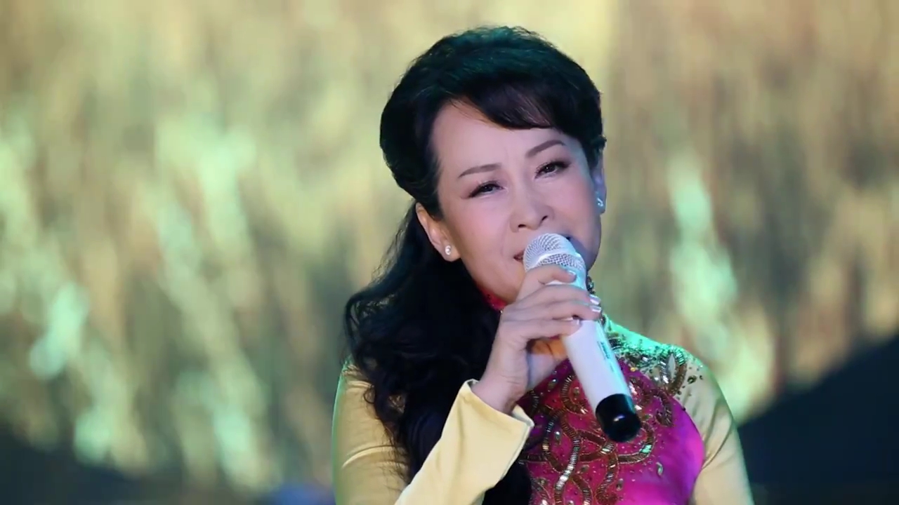 Bức Họa Đồng Quê - Bùi Tuyết Mai - Video Clip MV HD - Zing MP3